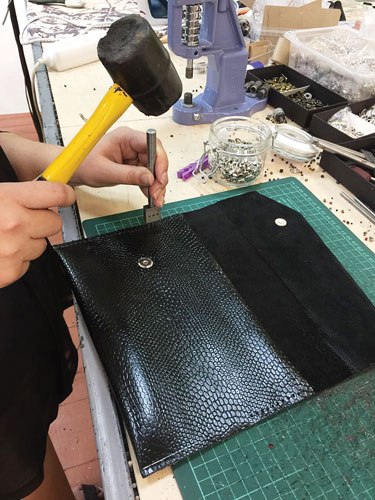 дизайн-студии изделий из кожи Romanton