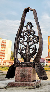 Памятник - Слуцкие пояса